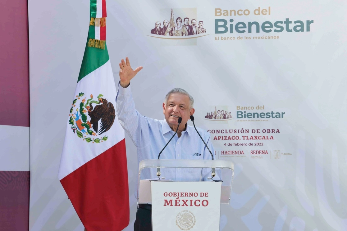 El presidente Andrés Manuel López Obrador durante la inauguración de una sucursal del Banco Bienestar en Apizaco, Tlaxcala. Foto Presidencia