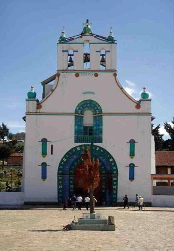 Iglesia en San Juan Chamula, Chiapas. Foto La Jornada/ archivo