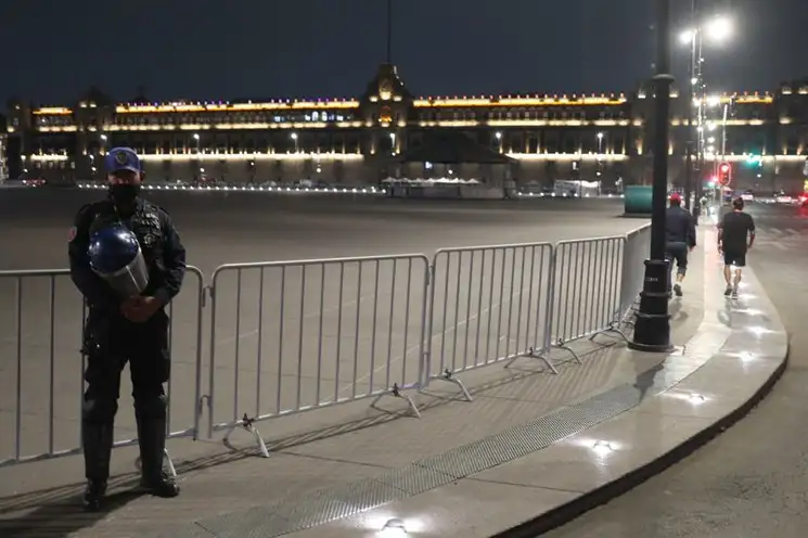 Vista del Zócalo, esta noche. Foto: José Antonio López