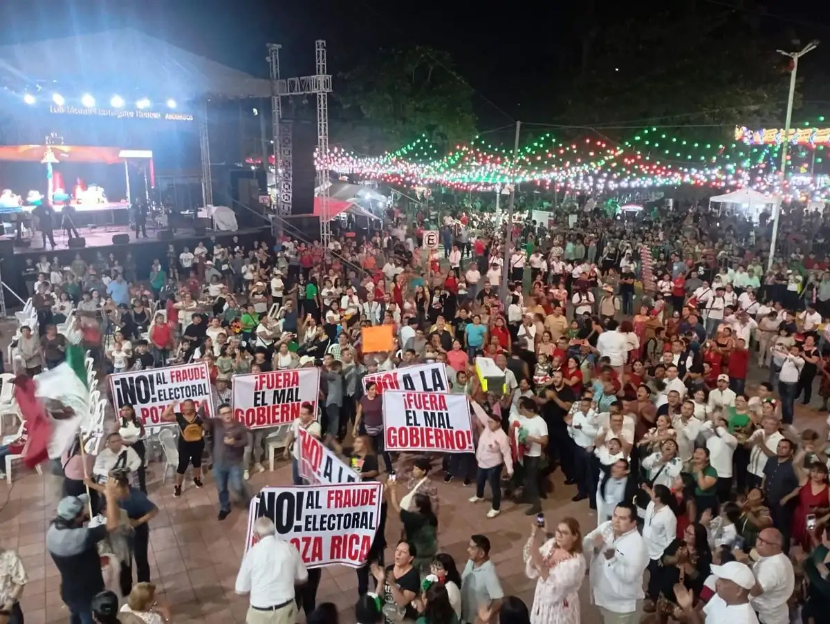 Colectivos de familiares de personas desaparecidas, como Madres en Búsqueda Belém González, Madres en Búsqueda Coatzacoalcos y Familiares Enlaces Xalapa, realizaron un “grito alterno” frente al Palacio de Gobierno, exigiendo justicia y visibilizando la crisis de desapariciones en la entidad.
