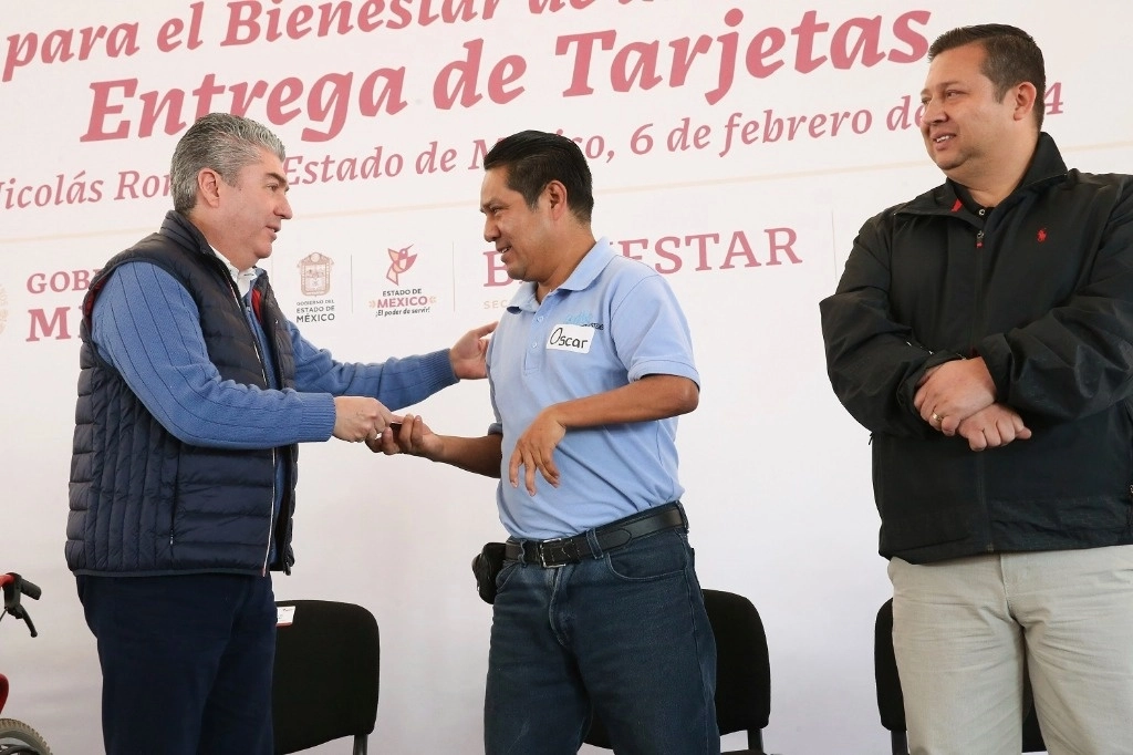 Autoridades del Estado de México entregarán adelantados los apoyos sociales debido a la entrada de la veda electoral. Foto La Jornada