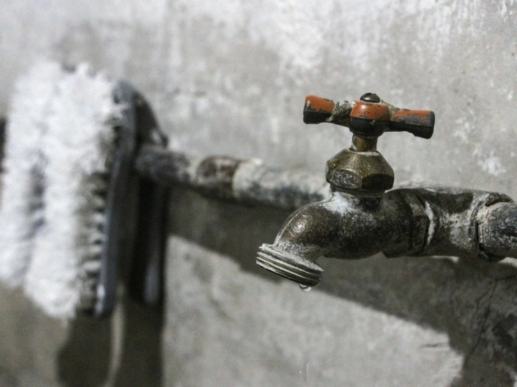Habitantes de 80 colonias de García, NL, señalan que son constantes las fallas en el suministro de agua. Foto Cuatoscuro / Archivo