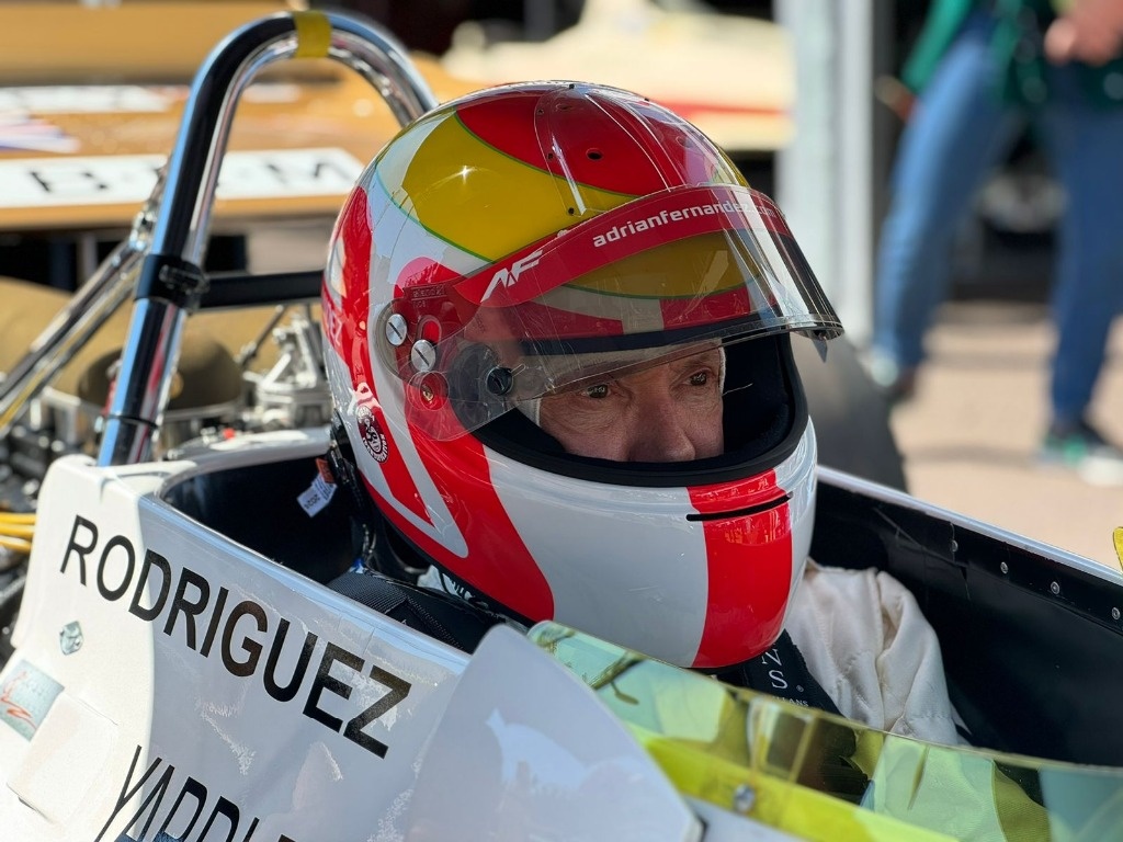 As a result of automotive failures, Adrián Fernández withdraws from the Monaco Historic GP
