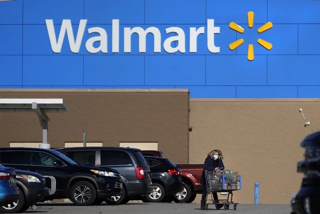Walmart resiente los efectos de la inflación y prevé menos utilidades este año. Foto Afp