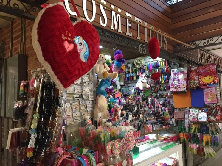 El amor y la amistad para los mexicanos costará más este año debido al nivel inflacionario, pues contraer nupcias es 30% más caro que en 2019, mientras que los chocolates y flores también se han encarecido, señalaron representantes de las tres industrias. Foto Cristina Rodríguez / Archivo