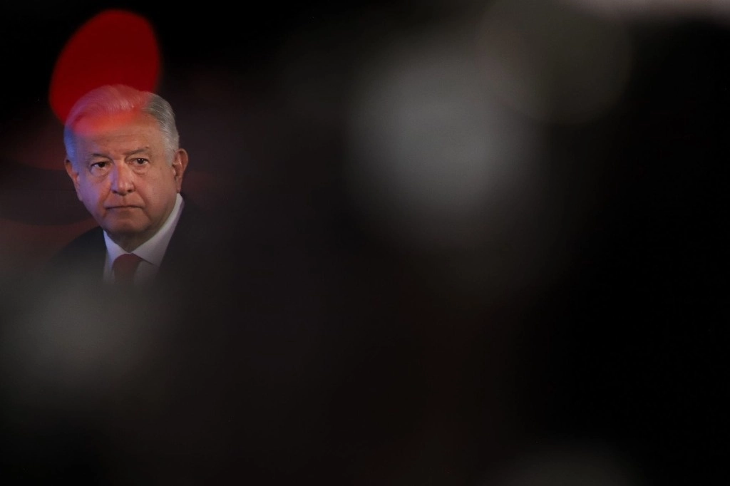 El presidente López Obrador, en el Salón Tesorería, durante su conferencia matutina. Foto Cuartoscuro 