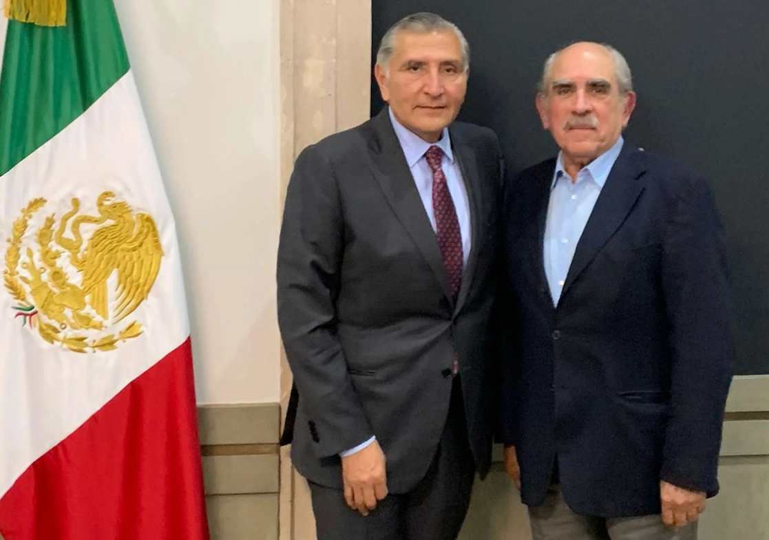 El titular de Secretaría de Gobernación, Adán Augusto López y el nuevo titular de la UIF, Pablo Gómez. Foto Tw @SEGOB_mx