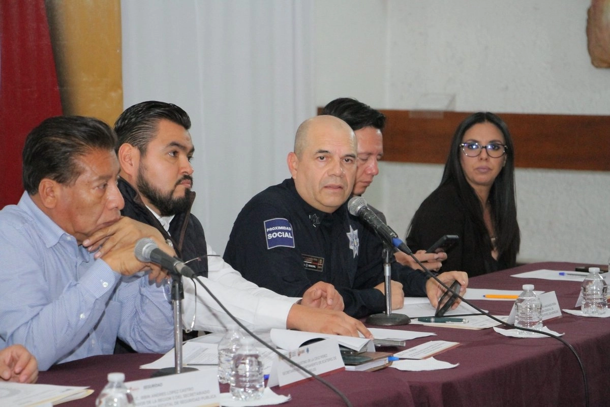 Durante la sesión del Consejo Municipal de Seguridad Pública, el comisario, Edgar Machado Peña, detalló que de enero a septiembre de 2024 Ecatepec registró 258 denuncias por extorsión, contra 190 del mismo periodo de este año, según datos del SESNSP, lo que representa reducción de 26%.