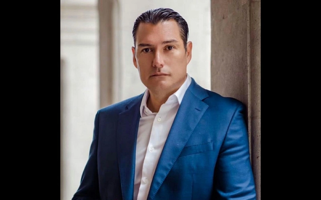 Por dar “mala imagen” porque están “prietas”, “chaparras” y “feas”, el alcalde priísta de San Miguel de Allende, Mauricio Trejo Pureco, impide que mujeres vendan alimentos en el primer cuadro de la ciudad. Foto tomada del sitio de https://es-la.facebook.com/mauricio.trejopureco / Archivo