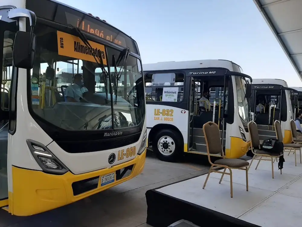 El internet gratuito 4.5G se ofrecerá tanto en autobuses, paraderos y estaciones de transferencia.
Fotos. Cortesía Mercedes-Benz Autobuses
