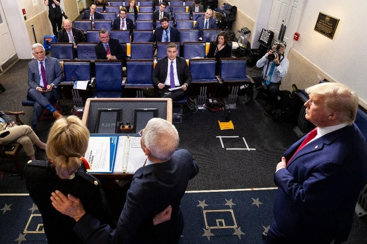 La conferencia de este día en la Casa Blanca fue abrazados. Foto Ap