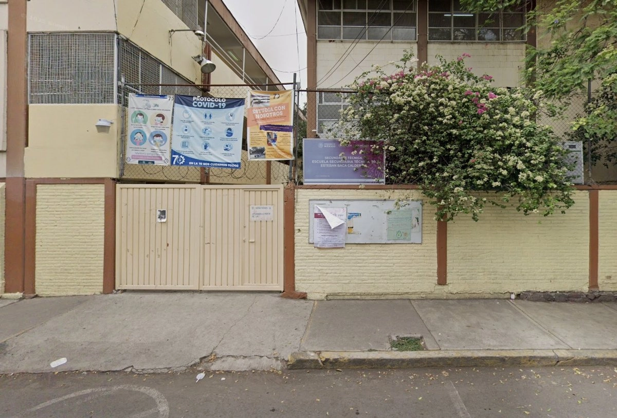 El estudiante murió dentro de las instalaciones de la Secundaria Técnica 70, ubicada en el Pueblo de Santa Martha Acatitla, en la alcaldía Iztapalapa. Foto 