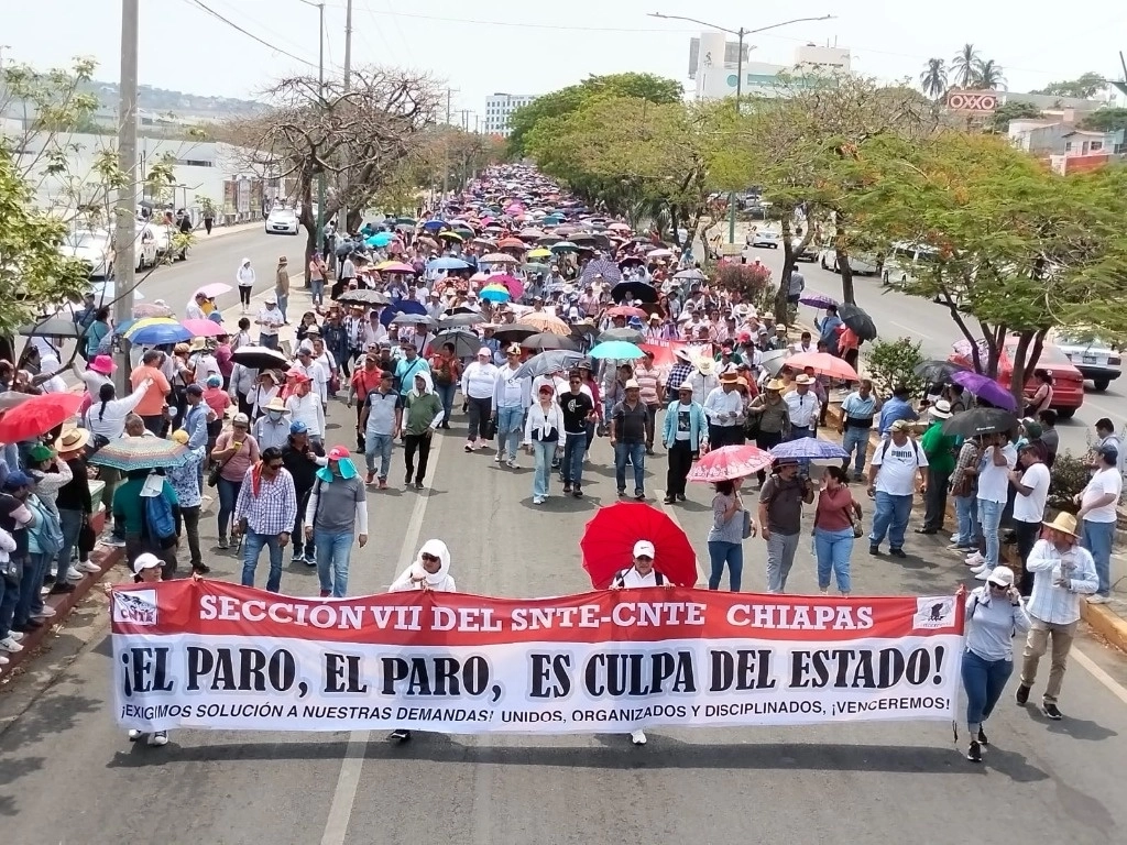 Protesta de la Sección 7 del SNTE adherida a la CNTE en Tuxtla Gutiérrez, Chiapas. Foto 'La Jornada' 