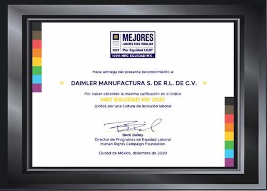 Este reconocimiento considera diversas acciones que la compañía ha realizado de manera constante durante 2018, 2019 y 2020, a favor de la diversidad y la comunidad LGBTI.
Foto. Cortesía Mercedes-Benz Autobuses México.
