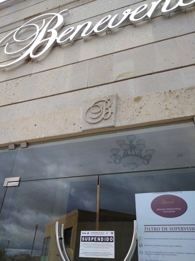 Fachada del salón de fiestas donde se realizó el evento. Foto 'La Jornada'