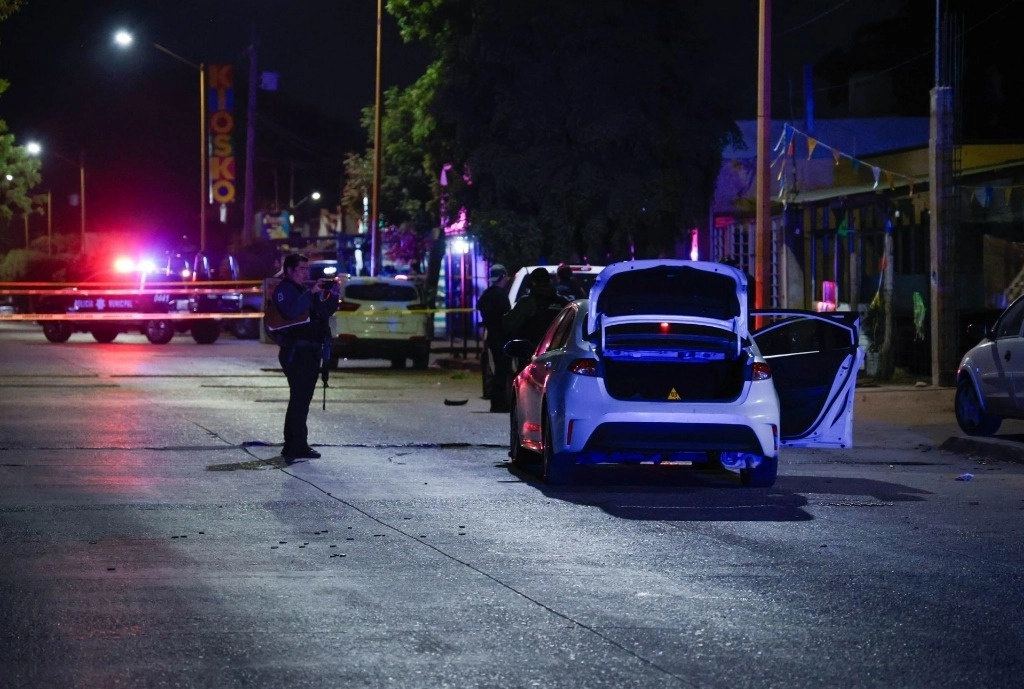 Desde hace tres meses la violencia se ha recrudecido en Culiacán, Sinaloa, por lo que restauranteros decidieron cerrar sus negocios. Foto Cuartoscuro/Archivo 