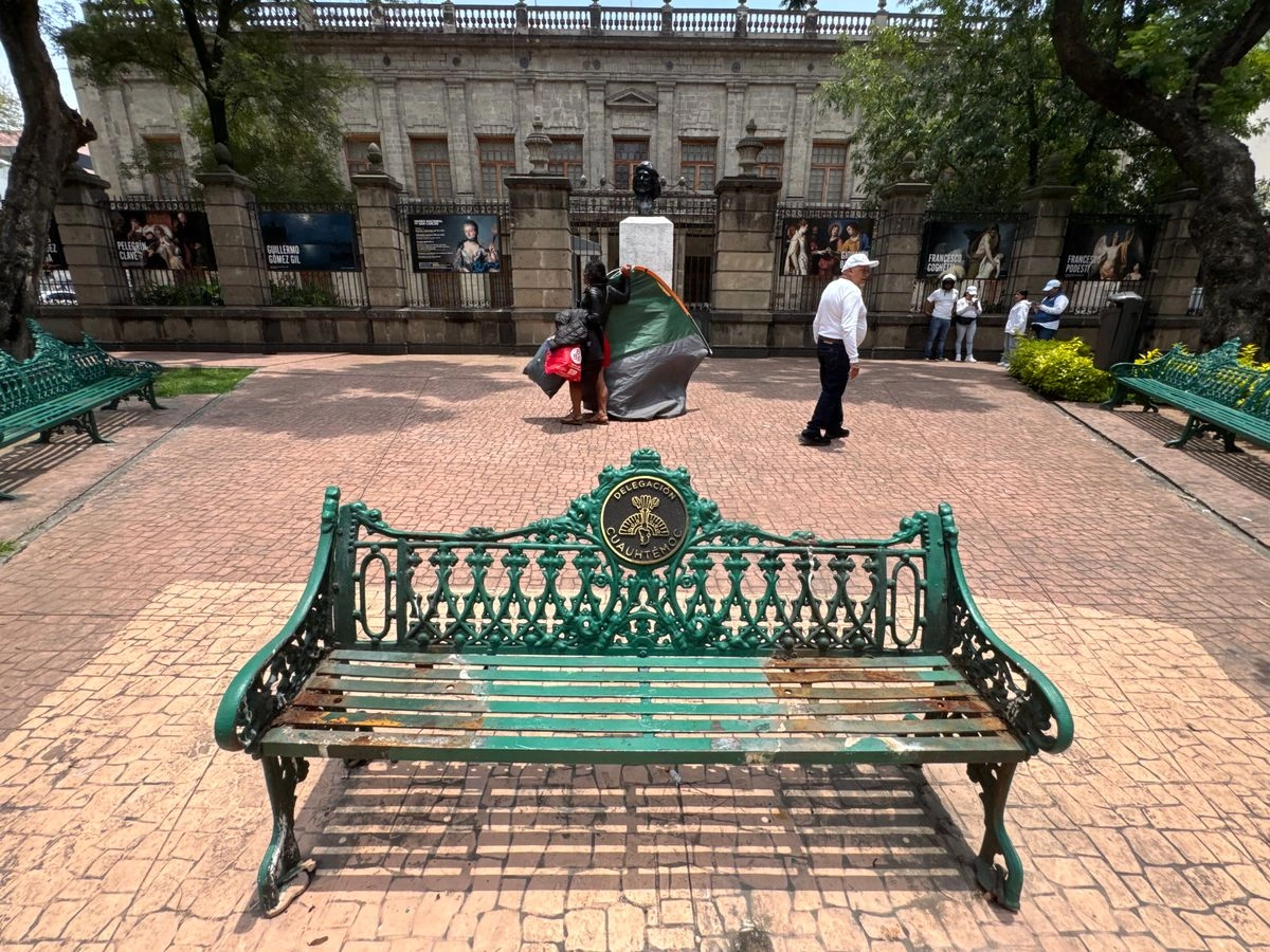 Plaza San Carlos, en la alcaldía Cuauhtémoc, de donde fueron retiradas las esculturas de Fidel Castro y Ernesto ‘Che’ Guevara. Imagen del 17 de julio de 2025. Foto 