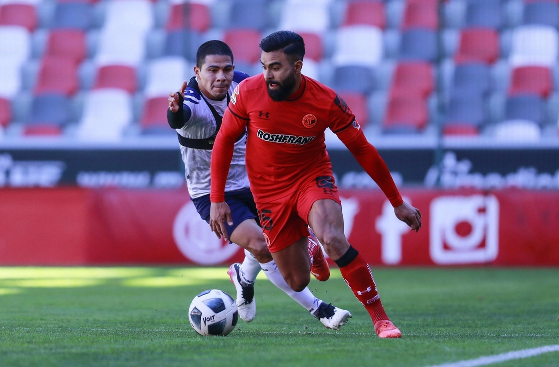 El rebrote del virus, que afecta a todo el mundo, ya comenzó a modificar el arranque del torneo mexicano. Foto tomada del Twitter de @Toluca FC