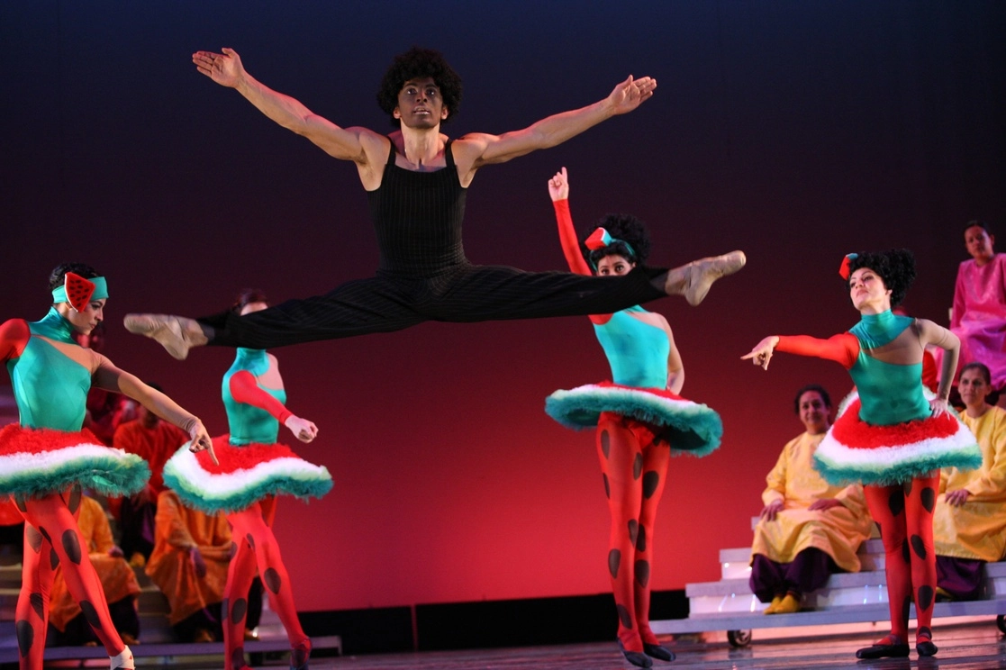 Integrantes de la Compañía Nacional de Danza durante el ensayo del homenaje  a Francisco Gabilondo Soler, Cri Cri, en el Palacio de Bellas Artes. Foto: José Carlo González/ Archivo