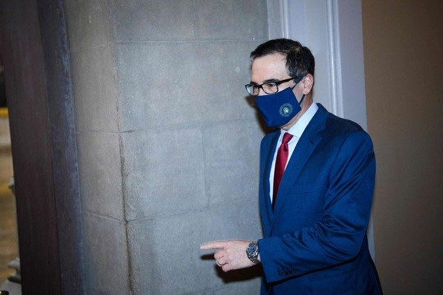 Se esperaba que el representante comercial de Estados Unidos, Robert Lighthizer, y el secretario del Tesoro, Steven Mnuchin (en imagen de archivo), hablaran el sábado en una videoconferencia con el viceprimer ministro chino, Liu He. Foto Afp
