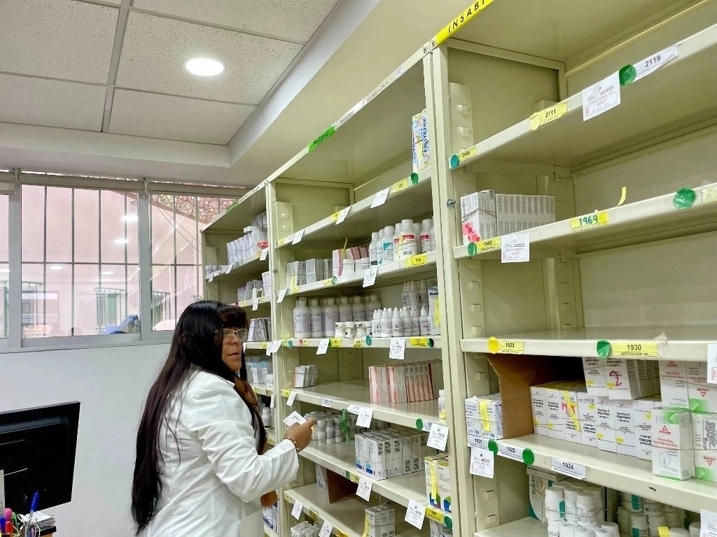 Informó la Secretaría de Salud que los medicamentos pueden tardar entre 10 y 20 días en llegar a los centros de consumo una vez que han sido adjudicados. Foto Roberto García Ortiz / Archivo