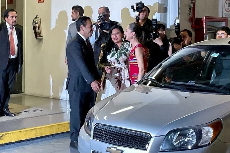 La coordinadora nacional de la 4T, Claudia Sheinbaum, a su llegada al Senado, para asistir a una reunión con legisladores, en la Ciudad de México, el 20 de septiembre de 2023. Foto Roberto García Ortiz



