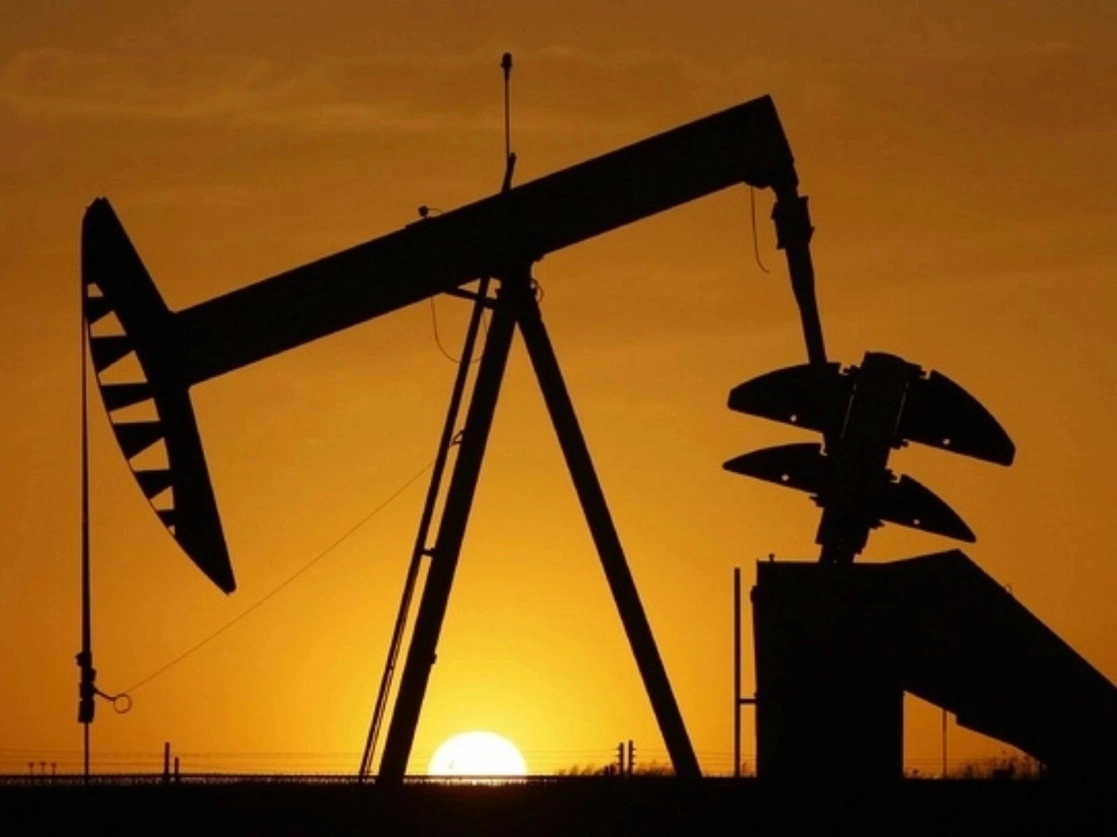 El precio del barril de Brent superó el umbral de los 90 dólares por primera vez desde 2014, impulsado por las tensiones en Ucrania y Medio Oriente que amenazan el suministro en un mercado ya nervioso. Foto Ap / Archivo
