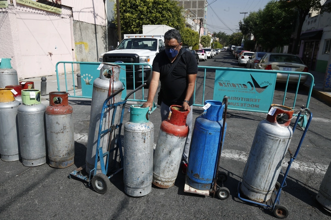 El costo promedio del combustible que se vende por kilogramo se ubica en 24.48 pesos y por litro en 13.22 pesos. Foto Cristina Rodríguez / Archivo
