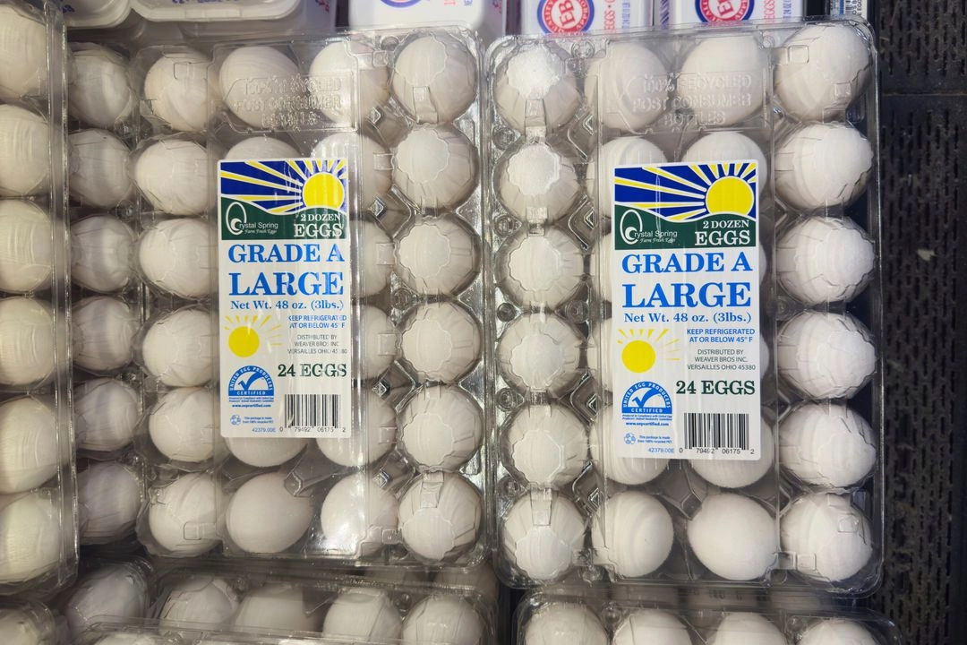 Huevos en exhibición en una tienda de comestibles en Carmel, Indiana, el miércoles 9 de abril de 2025. 
Foto