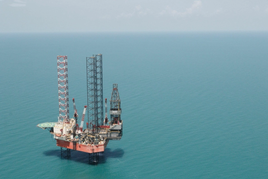 Los precios del petróleo cayeron cerca de 2 dólares por barril este jueves en una sesión volátil. Foto Cuartoscuro