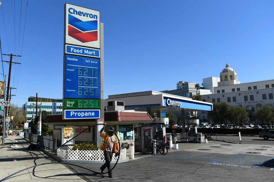 Gasolinera Chevron en California. Foto Afp