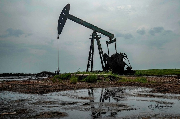 Una bomba de varilla en el campo petrolero Rmeilane en Hasakeh, Siria. Foto Delil Souleiman / Afp