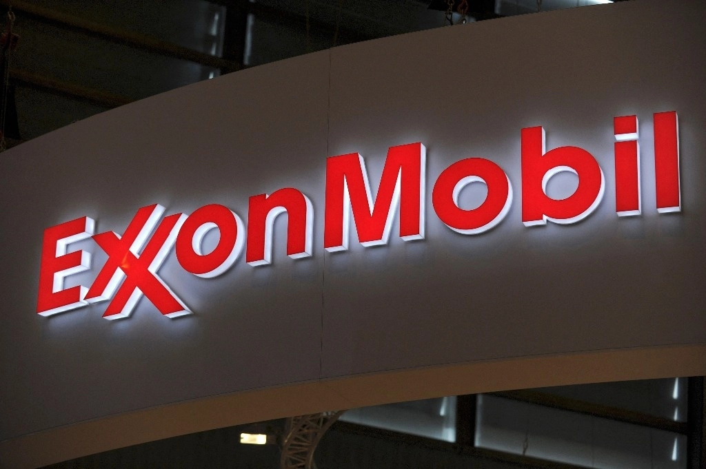 Logo de una gasolinera Exxon Mobile. Foto Afp