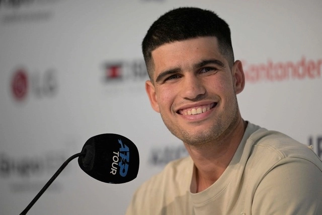 El tenista español, Carlos Alcaraz durante conferencia de prensa. Foto Afp