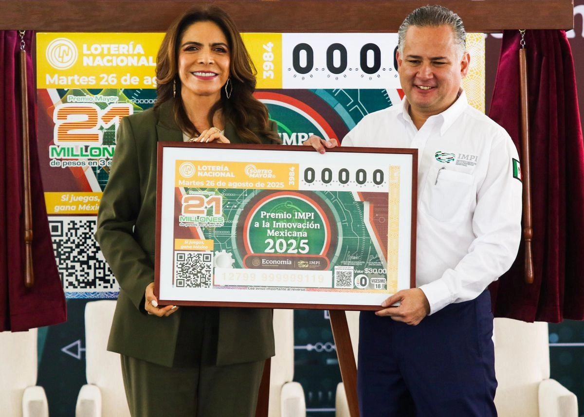 “Con profundo orgullo hoy develamos este billete que reconoce a las mentes que crean, inventan y transforman: mujeres y hombres que desarrollan patentes, modelos de utilidad y diseños industriales que fortalecen nuestro desarrollo tecnológico y económico”, dijo la directora general de Lotería Nacional. Foto
