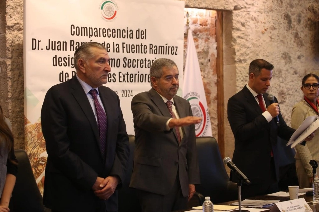 Juan Ramón de la Fuente toma protesta como Secretario de Relaciones Exteriores ante la Comisión del Senado, en la Ciudad de México, el 8 de octubre de 2024. Foto Yazmín Ortega Cortés
