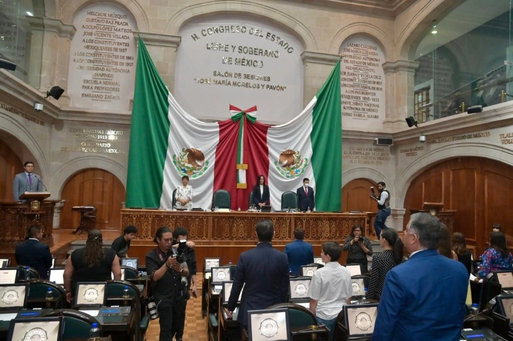 A partir de la próxima semana y hasta el 19 de abril, los partidos y coaliciones que participarán en el proceso electoral local mediante el cual se renovarán los 125 ayuntamientos mexiquenses y la conformación del Congreso local podrán registrar a sus candidatos. Imagen tomada de @Legismex