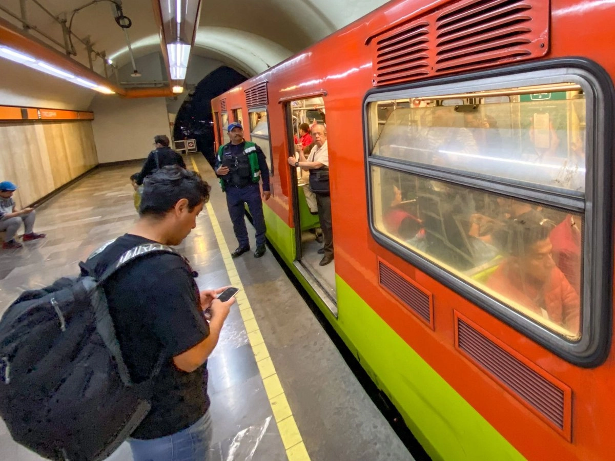 Tras la maniobra de retiro del tren, el servicio en la Línea 7 se normalizó en su totalidad.