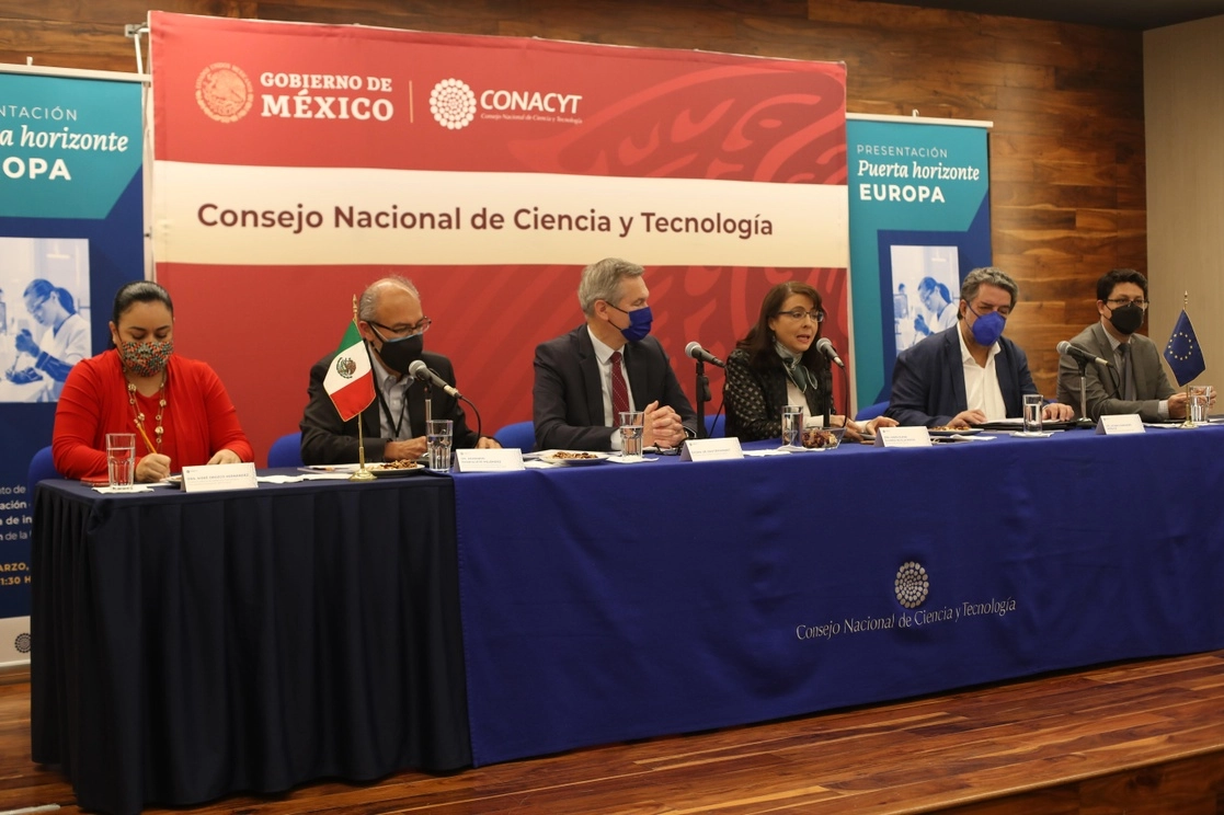 La directora del Conacyt, María Elena Álvarez-Buylla, presentó la iniciativa Puerta Horizonte Europa, el 23 de marzo de 2022. Foto Yazmín Ortega Cortés