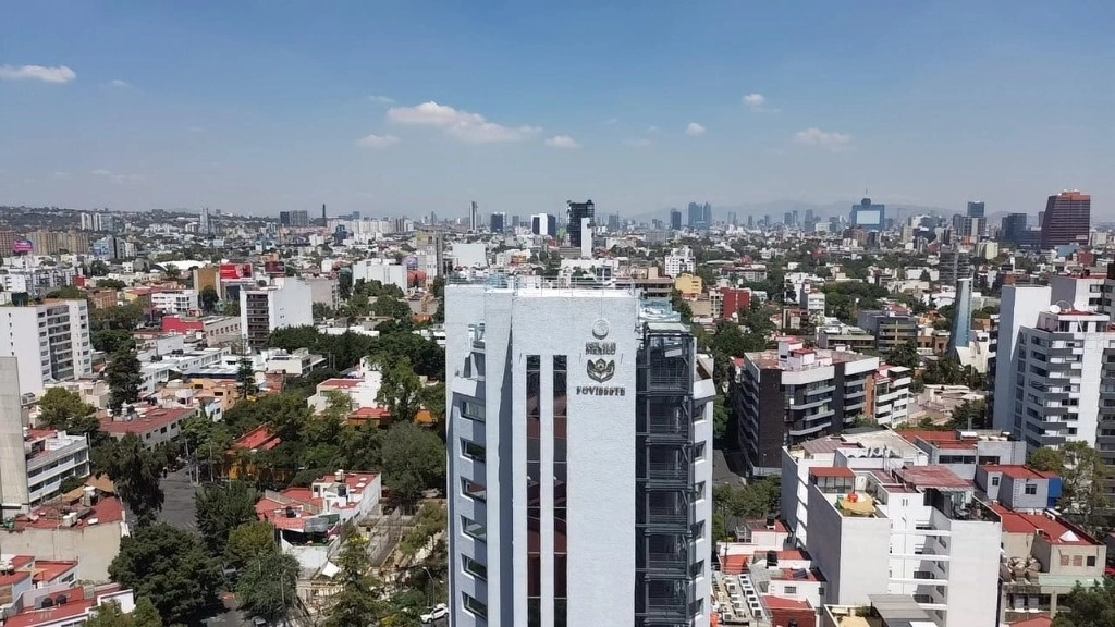 Edificio del Fovissste en CDMX. Foto Tomada de https://www.facebook.com/FovisssteMX/ / Archivo