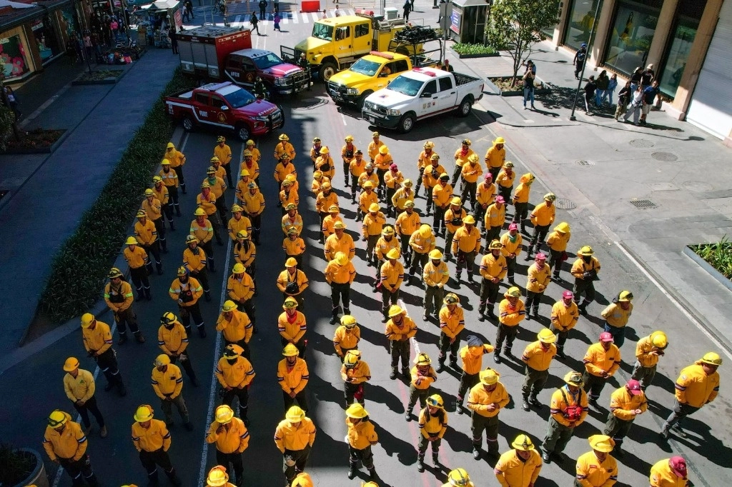 La Ciudad de México cuenta con más de mil 200 brigadistas forestales y 600 técnicos especializados para combatir los incendios forestales, detalló el jefe de Gobierno capitalino Martí Batres, el 11 de febrero de 2024. Foto cortesía Gobierno de la CDMX