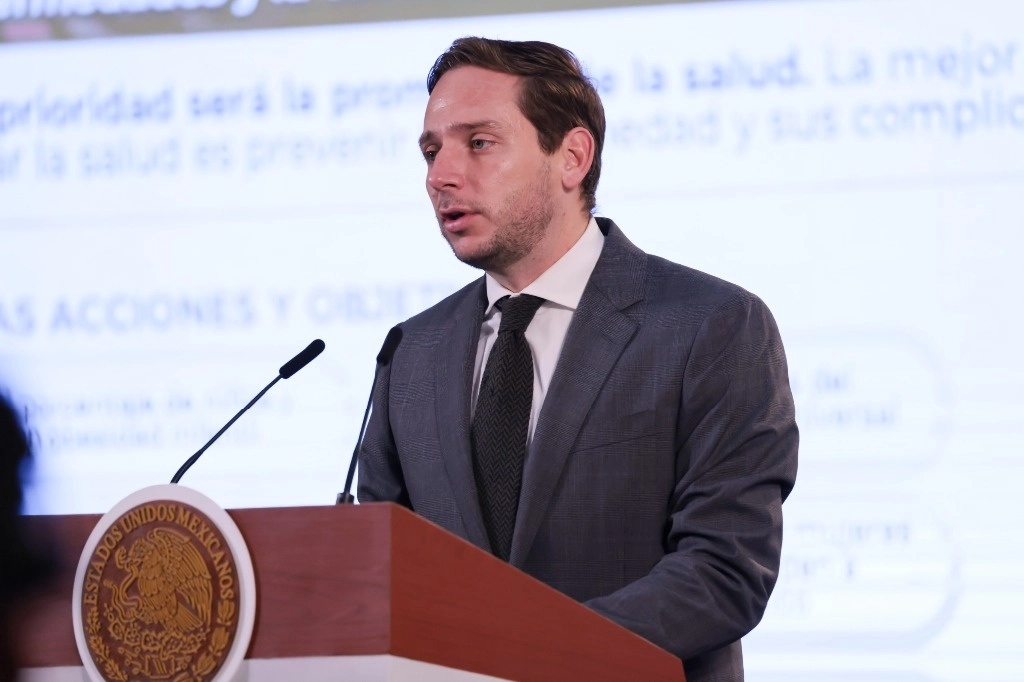 Eduardo Clark señaló que en el ámbito de la prevención se intensificarán las campañas de vacunación; se atenderá especialmente la obesidad infantil y en adultos, así como un seguimiento en la atención de enfermedades crónicas. Foto cortesía Presidencia
