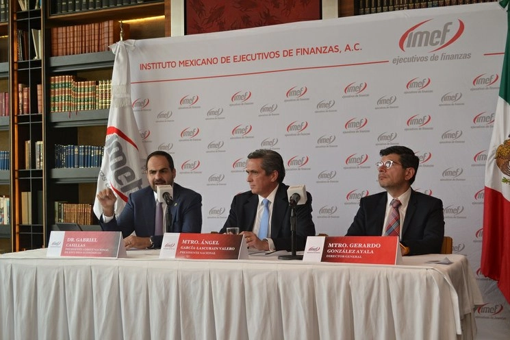 Ángel Lascuráin (al centro), presidente del organismo,  comentó que se trata de una serie de medidas que van el línea con los objetivos del presidente AMLO. Foto @IMEFOficial  