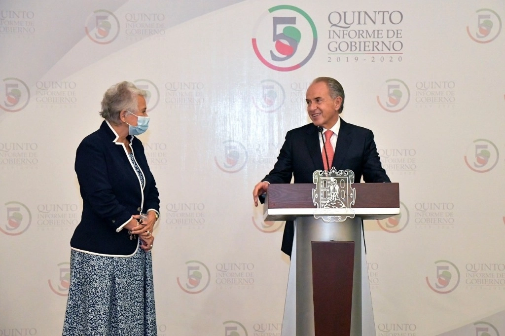 Juan Manuel Carreras López, acompañado por la Secretaria de Gobernación, Olga Sánchez Cordero. Foto La Jornada