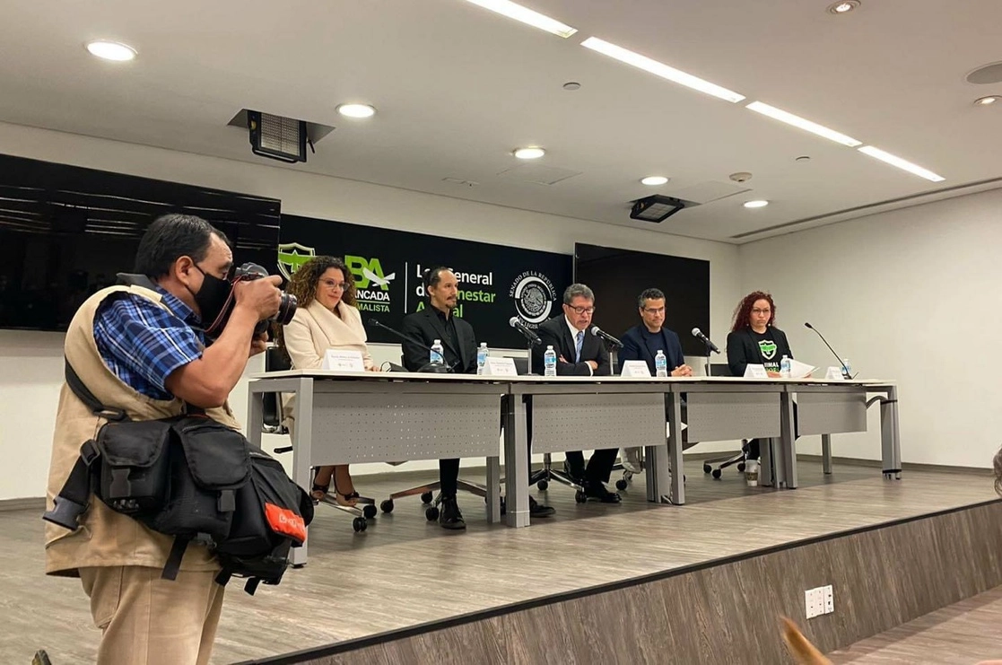 Durante la presentación de la iniciativa en el Senado, el 28 de septiembre de 2021. Foto tomada del Twitter de @_AnimalHeroes_