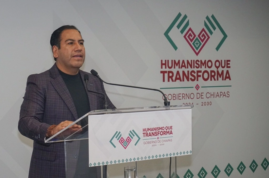 Luego de presentar al resto de los integrantes del equipo de seguridad que trabajará a partir del 8 de este mes, manifestó que “tenemos una alta expectativa” y que la estrategia sobre el tema la dará a conocer el 8 de diciembre. “Será fundada en la Constitución y con mucha información que tenemos de todo el estado. Los nombramientos hechos tienen razón del por qué". Foto @ramirezlalo_ 