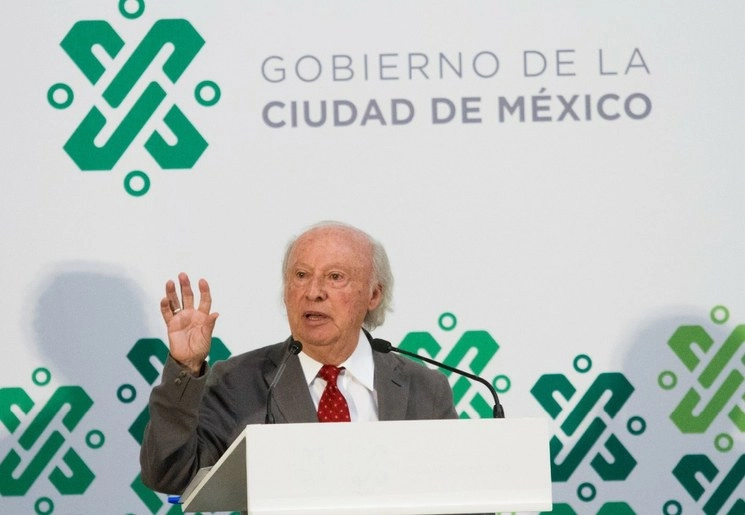 Víctor Toledo, titular de la Semarnat, durante la presentación de las medidas para mejorar la Calidad del Aire, realizada en el Museo Interactivo MIDE, en la Ciudad de México, el 4 de junio de 2019. Foto Cuartoscuro