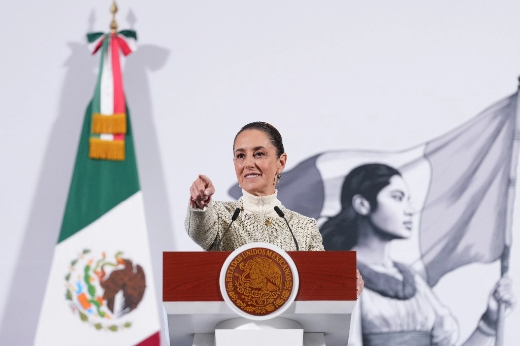 La presidenta de México explicó que la norma busca promover la simplificación de gestiones ante ventanilla y combatir los ilícitos en el servicio público. Foto Presidencia