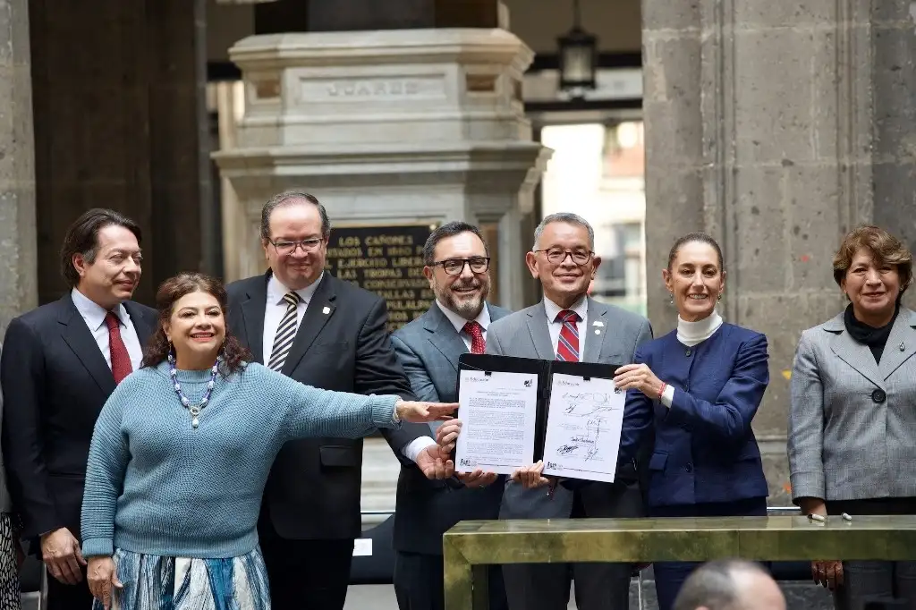 “El día de hoy pasamos de rechazo a la inclusión, del abandono a la dignificación de las y los jóvenes y del privilegio al derecho a la educación”, subrayó la presidenta Claudia Sheinbaum en los Patios Marianos de Palacio Nacional, donde se realizó la ceremonia de presentación de esta nueva estrategia, el 3 de febrero de 2025. Foto María Luisa Severiano