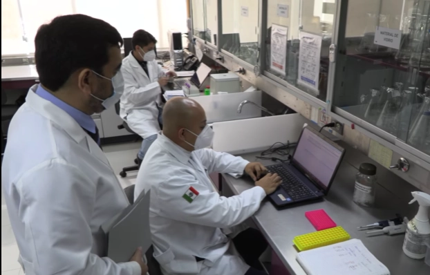 Profesionales de la salud de la Unidad de Diagnóstico de Enfermedades Raras. Imagen  tomada del video emitido por DGCS UNAM